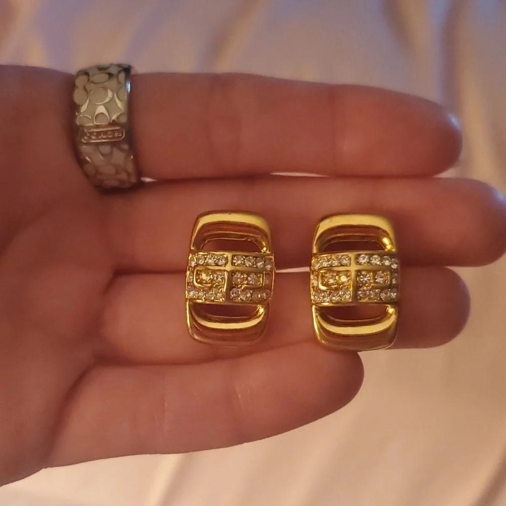 Givenchy earrings - Picture 2 of 3